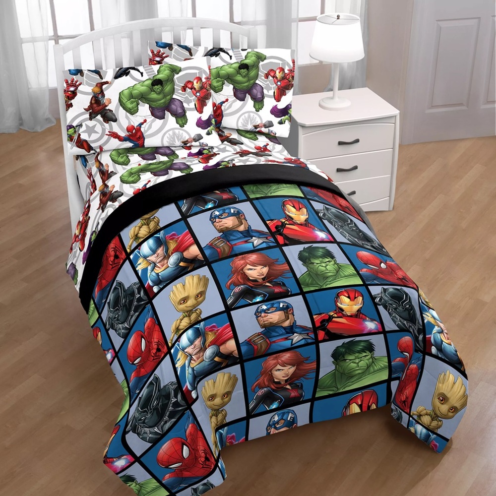 🛏️ Marvel Avengers 5 Piece Bedding Set 🛏️
